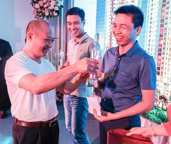 Các vợt thủ tranh tài tại giải bóng bàn BIDGROUP 2018