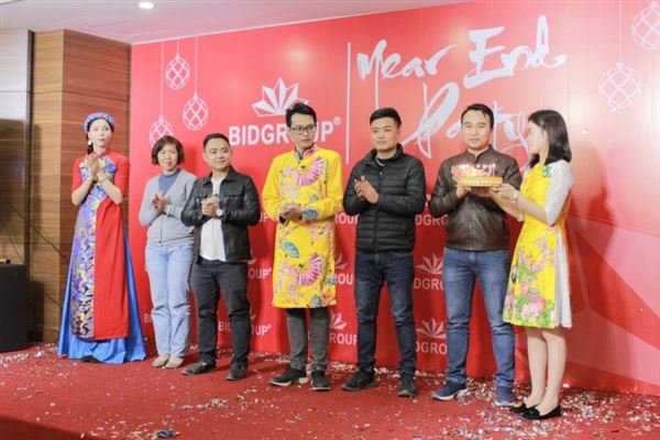 Ấm áp bữa cơm tất niên của đại gia đình BIDGROUP